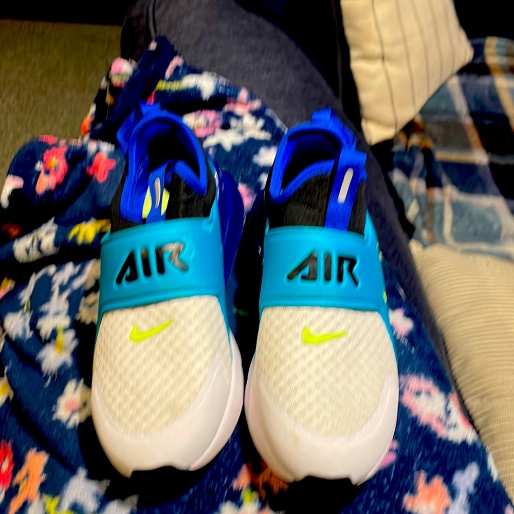 Nike youth size 5 1/2 women’s size 7